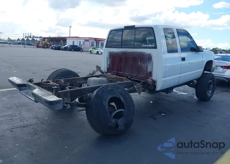 1998 Chevrolet K1500 Fleetside z USA, uszkodzony, nr VIN 2GCEK19R6W1186017